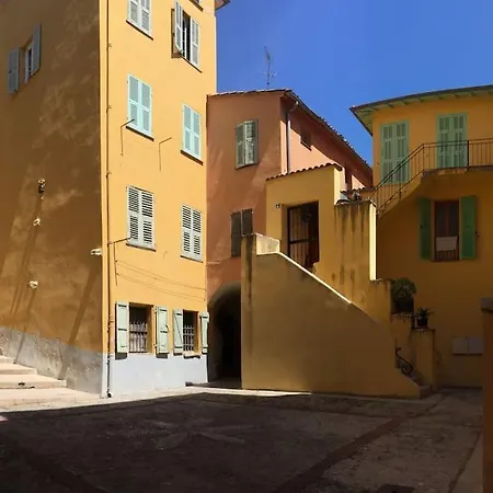 Between The Roofs Of Old Town And The Sea Apartment *